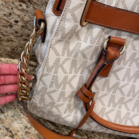 Michael Kors Large Signature Hamilton Tote - Picture 2 of 7